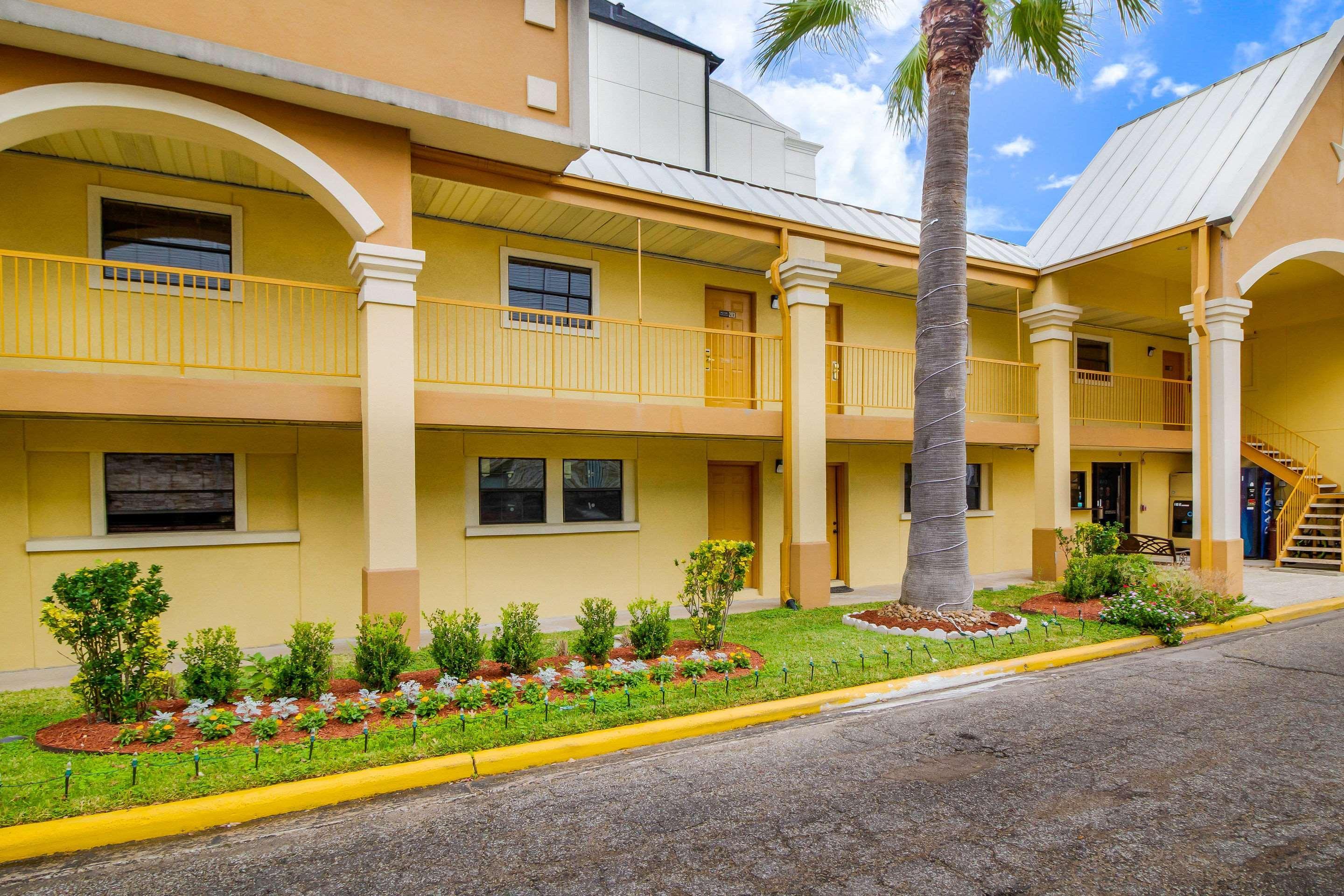 Rodeway Inn & Suites Houston Near Medical Center Exterior foto