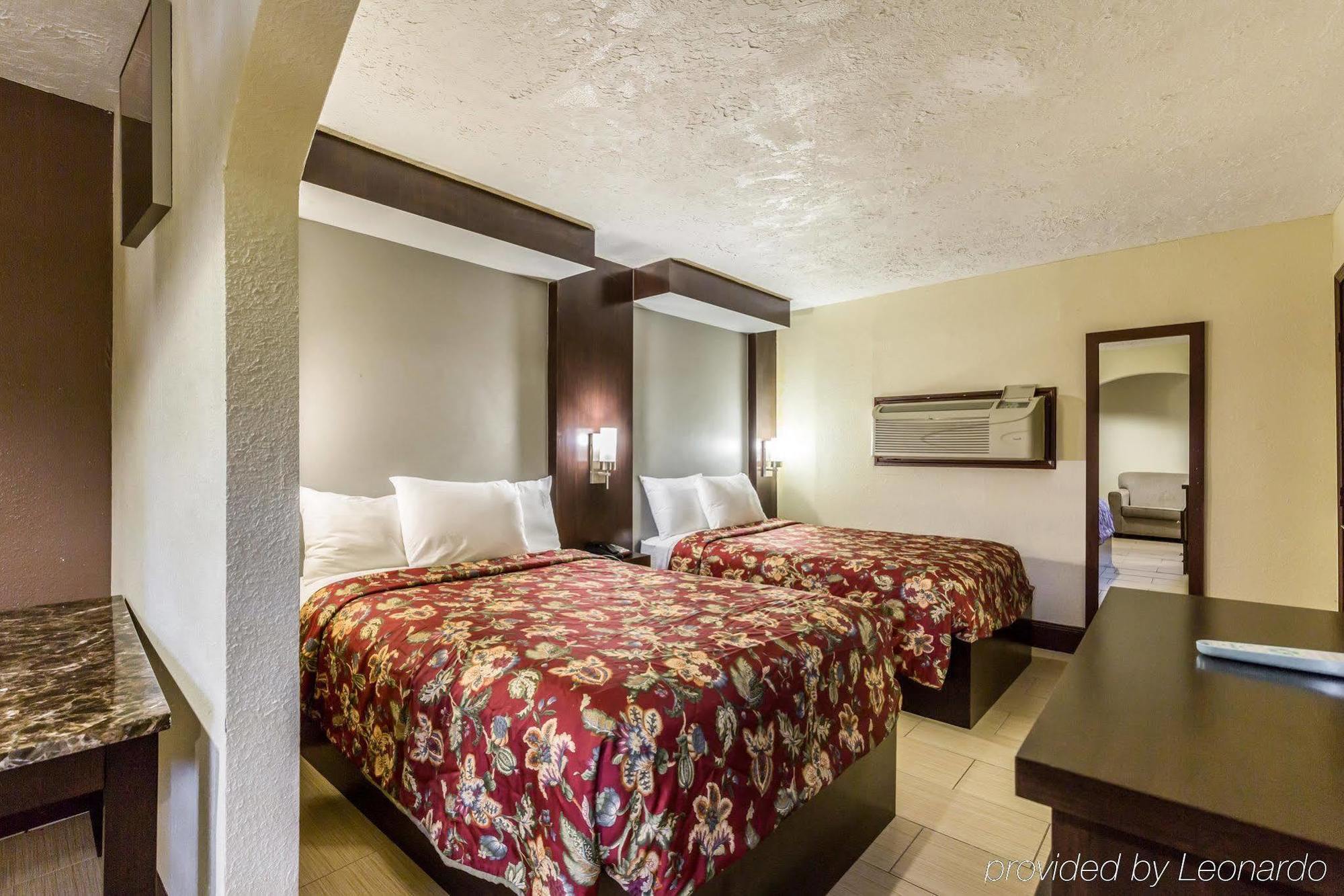Rodeway Inn & Suites Houston Near Medical Center Exterior foto
