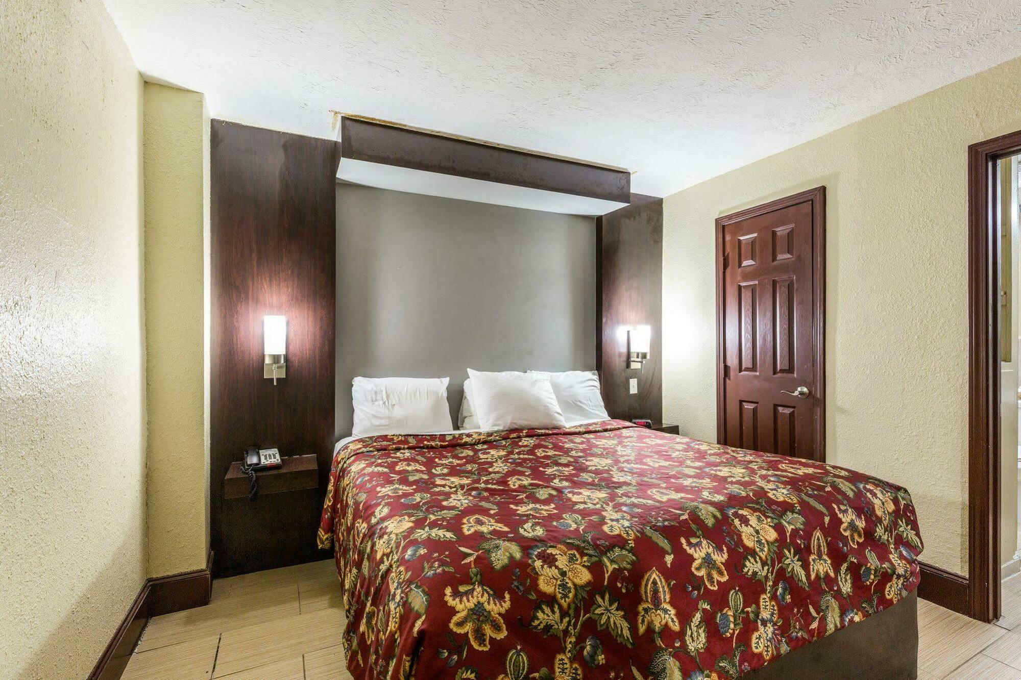 Rodeway Inn & Suites Houston Near Medical Center Exterior foto